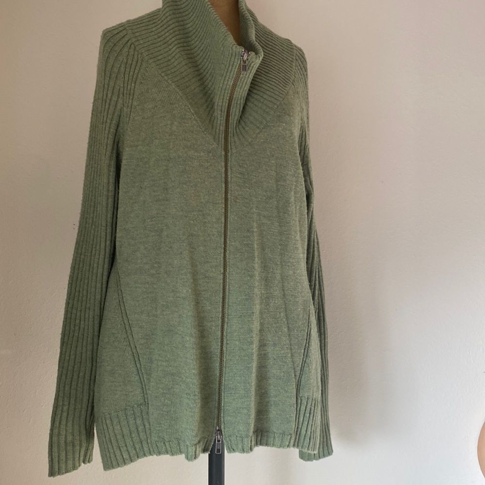 Eileen Fisher sz M green 100% merino wool zip front cardigan cowl neck gorgeous!